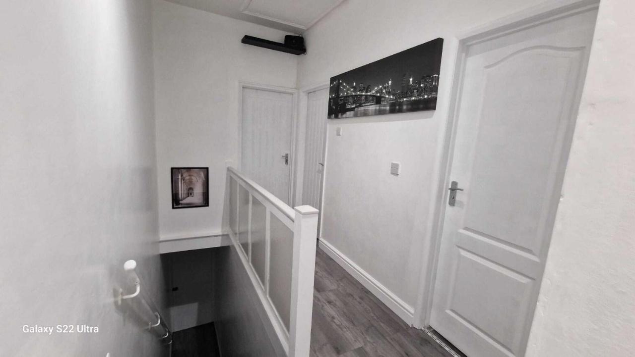 Sapphire Apartments Кардифф Экстерьер фото