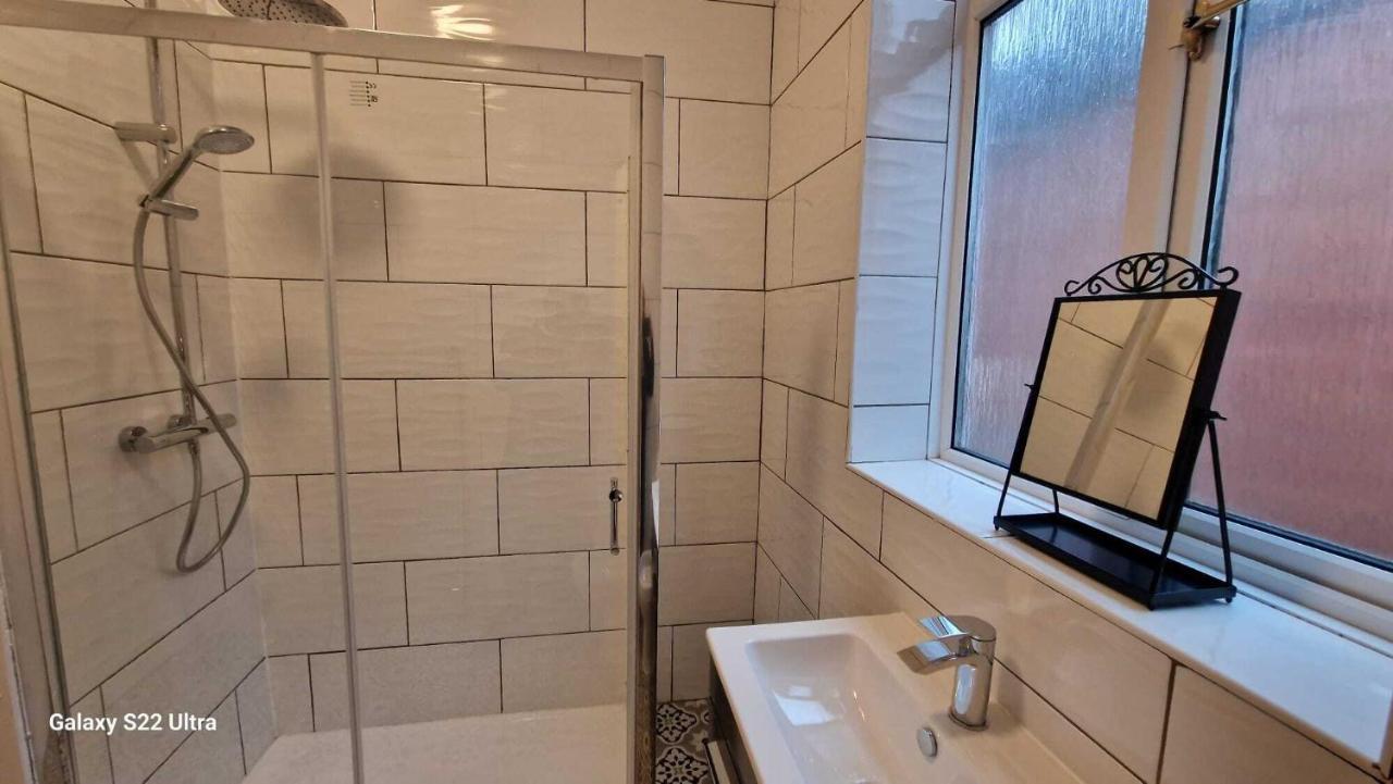 Sapphire Apartments Кардифф Экстерьер фото